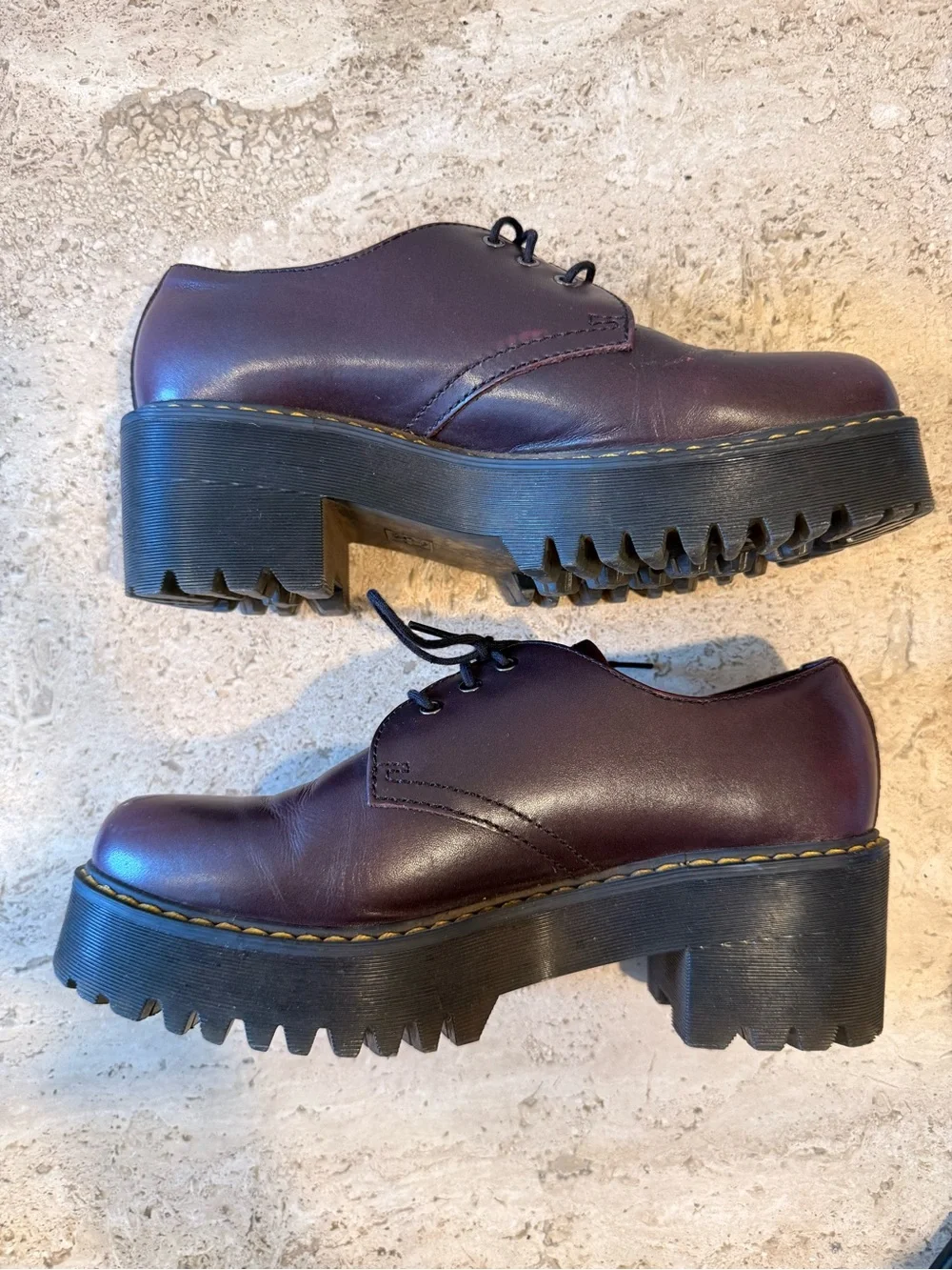 DR. MARTENS Shriver Low-Profile Platform